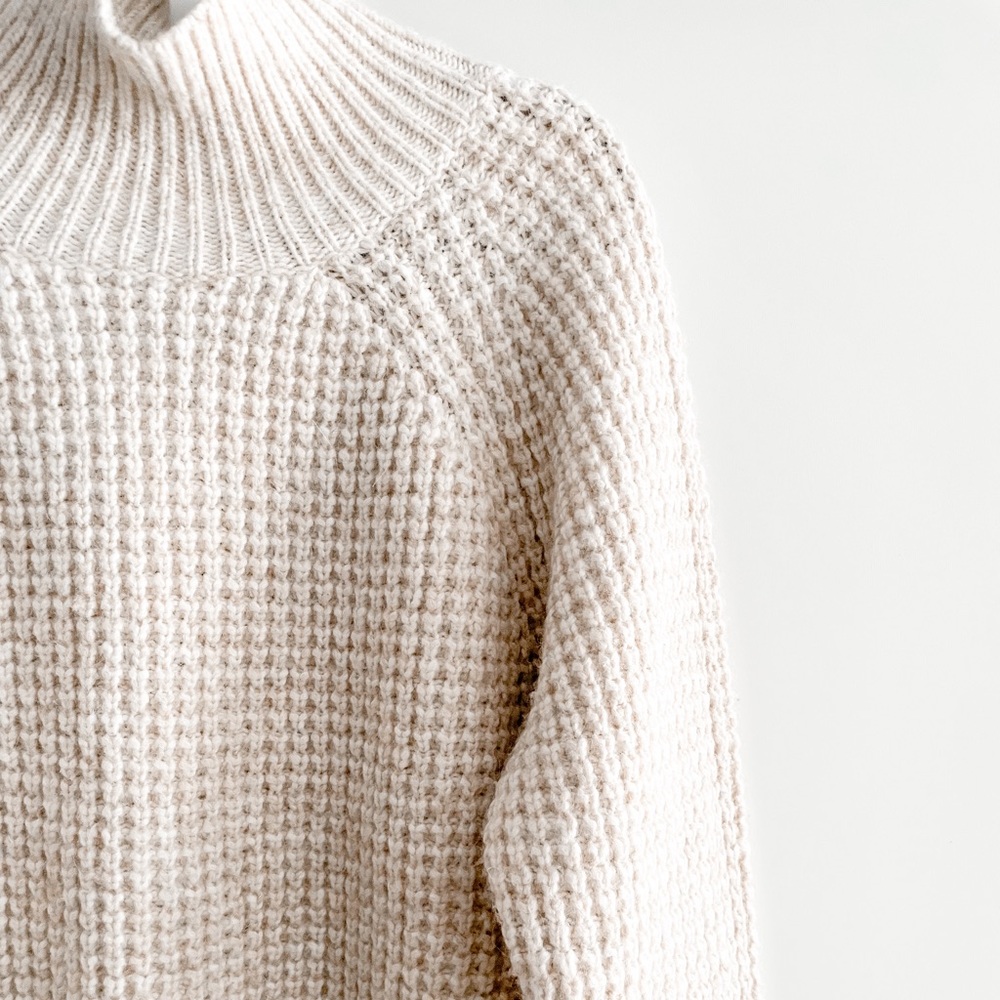 *SOLD* NWOT Wilfred Turtleneck Knit Sweater - Picture 15 of 15